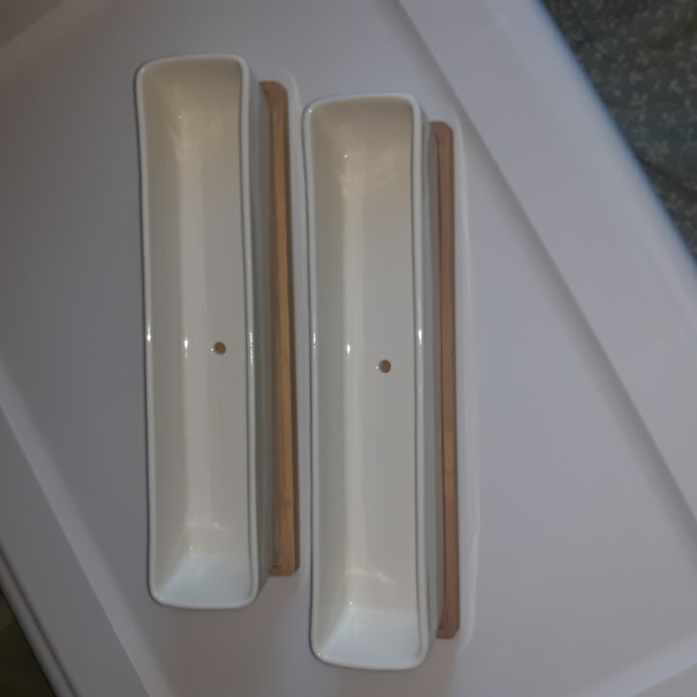WHITE CERAMIC BAMBOO KITCHEN WARE, PLANT POT, TEA BAG HOLDER, ETC. NICE!